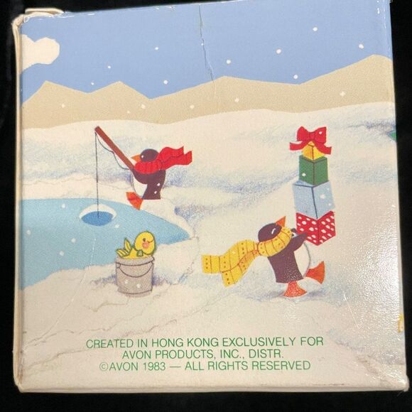 Avon Vintage 1983 Igloo plastic 3” ornament - Picture 4 of 11